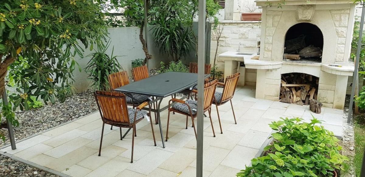 Apartments Mila Макарска Екстериор снимка
