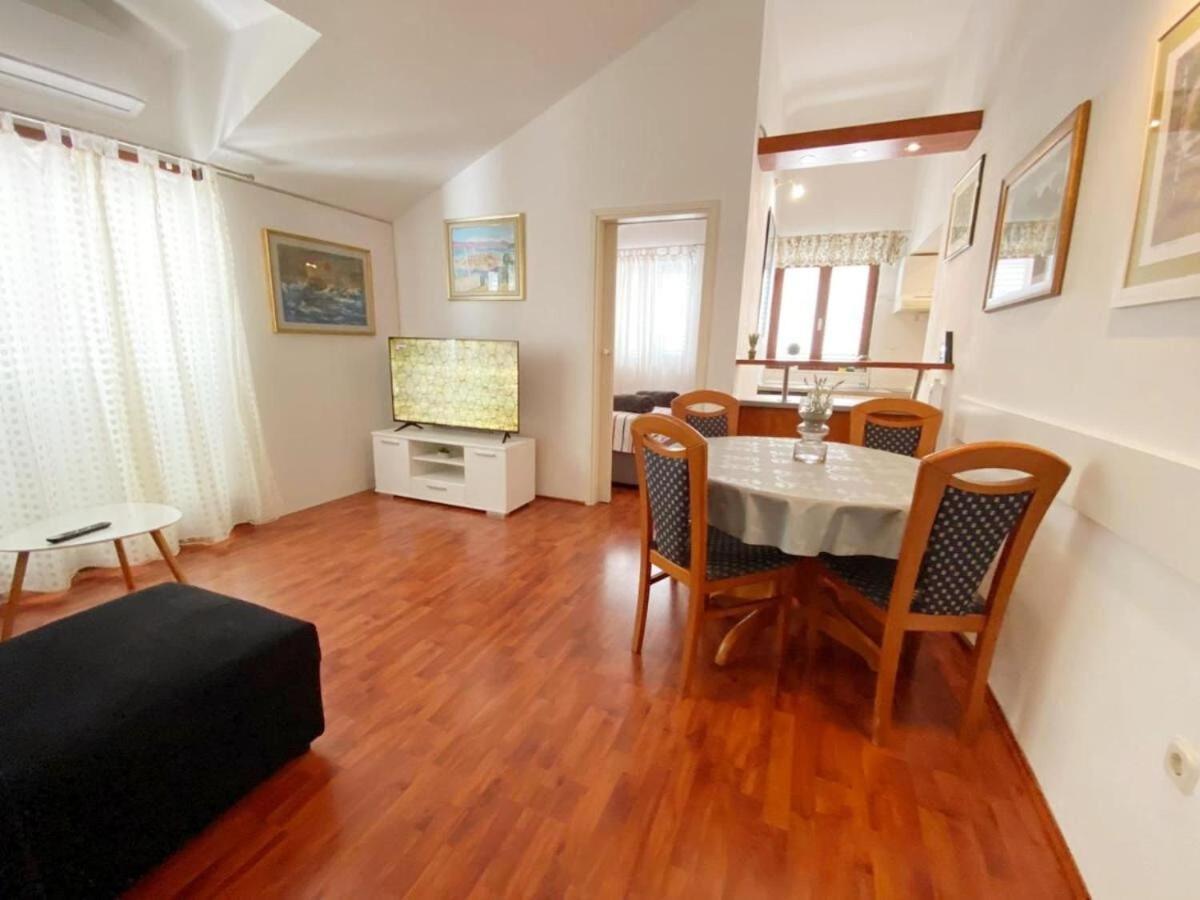 Apartments Mila Макарска Екстериор снимка