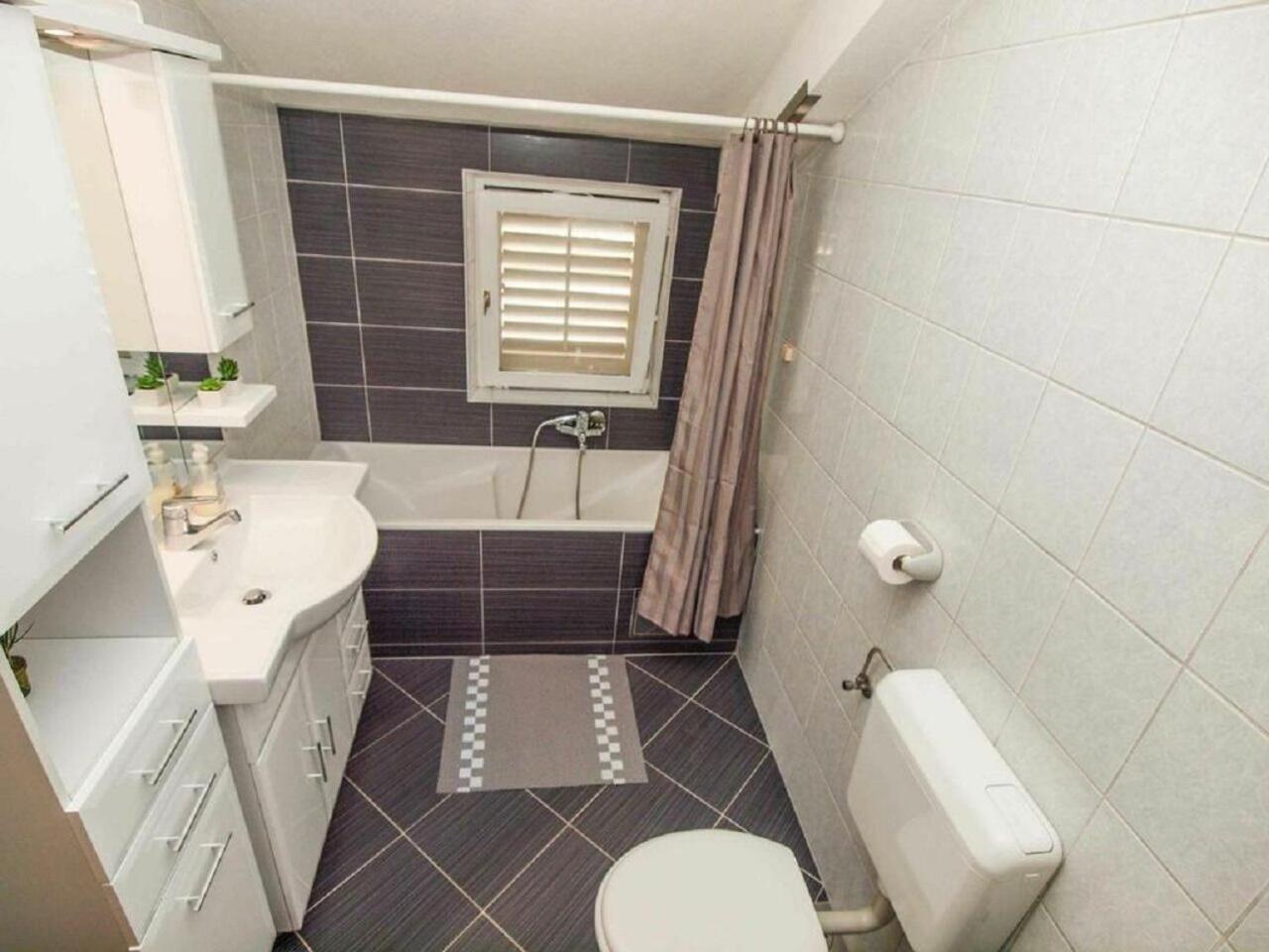 Apartments Mila Макарска Екстериор снимка