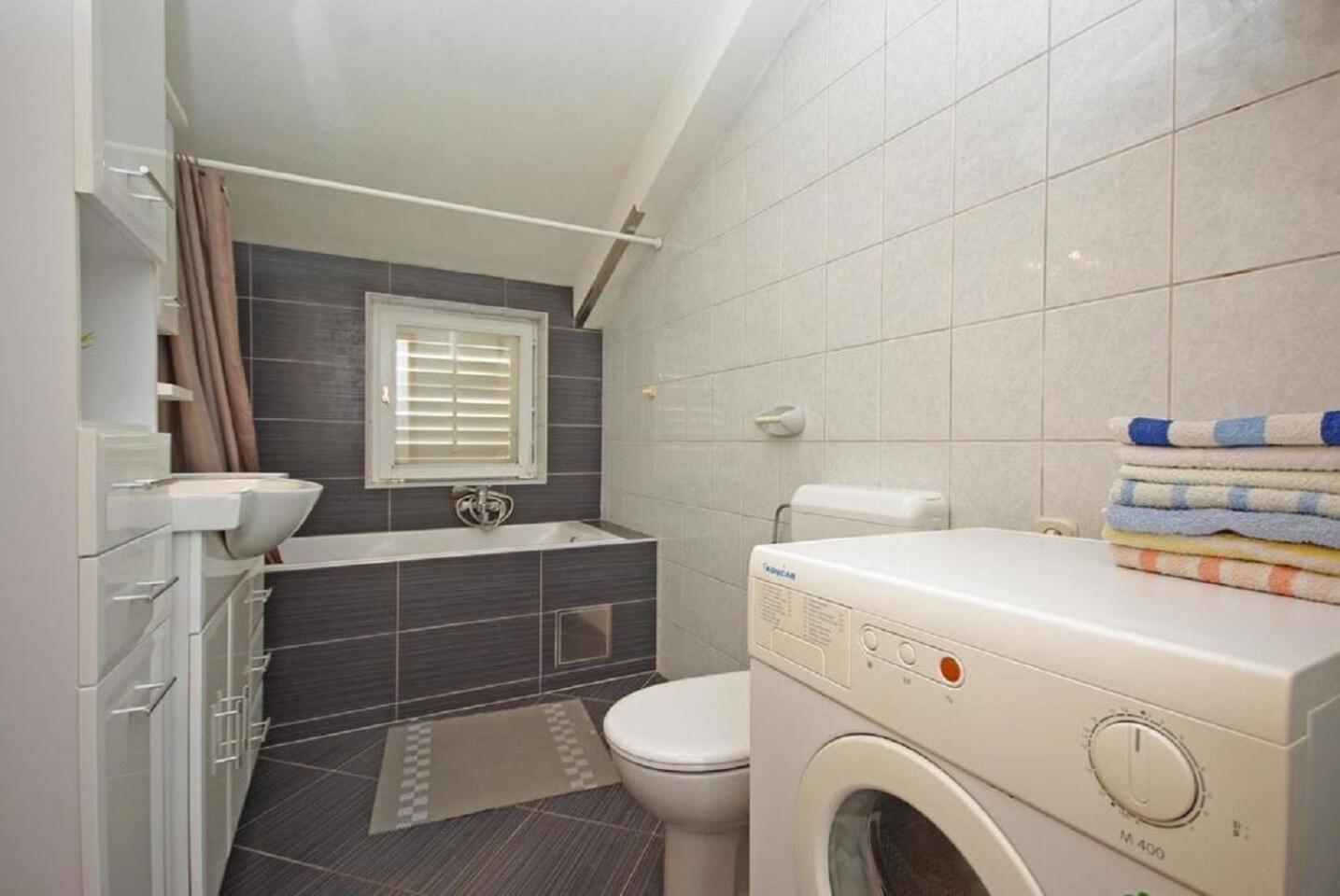 Apartments Mila Макарска Екстериор снимка