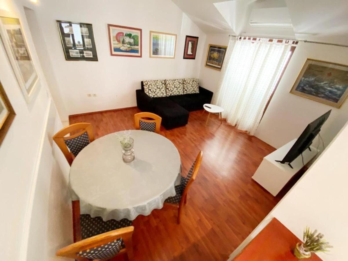 Apartments Mila Макарска Екстериор снимка